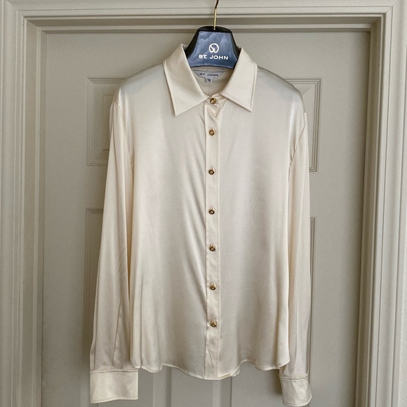 *NEW WITH TAG* ST JOHN Ivory Silk Long Sleeve Top With Gold Buttons Size 12 - Picture 1 of 5